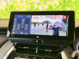停車中には、地上デジタル放送をクリアに視聴可能。移動中の待ち時間も、エンターテイメントで快適に過ごせます。