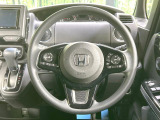 【ステアリングスイッチ】運転中、前方から目線をそらすことなく、オーディオ等の操作が可能な便利機能!安心&快適なドライブを演出してくれます♪