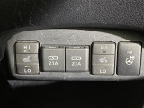 【シートヒーター】シートを温めてくれる暖房機器です!長時間座っていると負担が掛かりやすい背中や腰、または冬場などの寒い日に冷えやすい脚部に快適なぬくもりを伝えます。