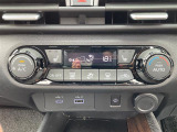 【エアコン】『エアコン装備』の画像になります。暑い夏でも寒い冬でも、車内に快適な空気を届けるので、いつでも快適な車内空間を創り上げます!