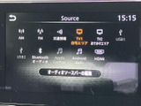 多彩なソースに対応し、高音質なサウンドを楽しめます。直感的な操作で、簡単に様々な機能を選択できます。
