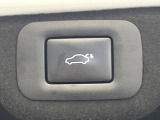 【パワーバックドア】スマートキーや運転席のボタンを押すだけでリアゲートが自動で開閉します!荷物を持っている時や、高い位置にあるバックドアを閉める際に便利な機能です♪
