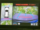 後方状況を安全確認できるバックモニターが装備されています。狭い場所での運転や駐車が、より安心に行えます。