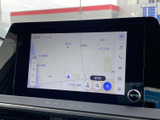 画面上で現在地や周辺の道路を確認でき、目的地までのルート設定もスムーズ。タッチ操作で地図を見ながら行き先を決められるため、初めての場所へのお出かけにも役立ちます。