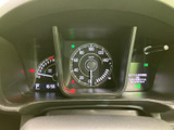視認性の高いメーター類が、運転に必要な情報を的確に伝えます。運転に集中できる、洗練されたデザインです。