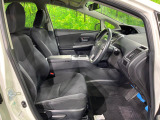運転席シート廻りは使用感も少なく、良好な状態となっています。丁寧に使われていたことがよくわかりますね。