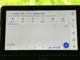 お好みの音楽を検索・再生できるオーディオシステム。Bluetooth接続でスマートフォンとの連携も可能です。快適なドライブのお供に。