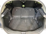 積み下ろしのしやすいデッキにはたっぷりと荷物を積み込んでいただけます。遊びから仕事まで、様々なシーンで頼れます♪