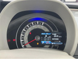 視認性の高いメーター類は、運転に必要な情報を的確に伝えます。運転に集中できる、シンプルなデザインも魅力です。