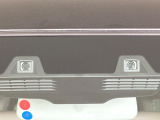 【エマージェンシーブレーキ】走行中に前方の車両等を認識し、衝突しそうな時は警報とブレーキで衝突回避と被害軽減をアシスト。より安全にドライブをお楽しみいただけます。