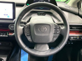 【純正革巻きステアリング】上質な革を使用することで、手にしっかり馴染みとても運転しやすいハンドルです♪
