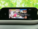 停車時に、テレビ番組を視聴できます。休憩時間や待ち合わせの際に、ちょっとした情報収集にも便利です。