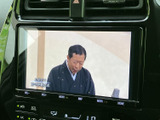 停車中には、TVの視聴を楽しめます。休憩時間や待ち時間に、リラックスした時間を過ごせるのが魅力です。※走行中の視聴は法律で禁止されています。