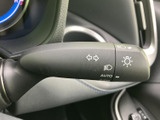 操作しやすいウインカーレバーで、安全な車線変更をサポート。直感的な操作感で、運転に集中できます。
