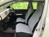 運転席は、シンプルで機能的なデザイン。視界が広く、運転操作もスムーズに行えます。座り心地も良く、長距離運転も快適です。