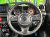 【純正革巻きステアリング】上質な革を使用することで、手にしっかり馴染みとても運転しやすいハンドルです♪