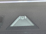 【i-ACTIVESENSE】走行中に前方の車両等を認識し、衝突しそうな時は警報とブレーキで衝突回避と被害軽減をアシスト。より安全にドライブをお楽しみいただけます。