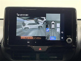 【トヨタ チームメイト[アドバンスト パーク]】ハンドル・アクセル・ブレーキ全操作を車が支援するため安心して駐車できます。障害物を検知した場合には警報を鳴らし、ブレーキ制御を行うことで接触回避を支援。