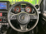 【純正革巻きステアリング】上質な革を使用することで、手にしっかり馴染みとても運転しやすいハンドルです♪