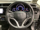 ハンドルにHondaセンシング系のクルーズコントロールやレーンキープアシストなどのスイッチと、オーディオの操作スイッチが装備されています。ハンドルから手を離さず安全に操作できます。