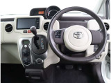 握りやすいステアリングで運転もしやすそうですね♪毎日の通勤やお出掛けも快適に楽しめそうです(^^♪