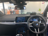 アウトバーンでの走行を見据えたBMWのブレーキシステムはもしもの時にもいち早くマシンを停止してくれます。