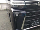 車外の明るさに応じて、自動的にライトの点灯・消灯をしてくれます! フォグランプも付いてます♪