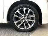 純正18インチアルミ!タイヤサイズは225/50R18です
