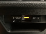 ハンドルの右下にETC2.0がついています。高速道路の料金所の通過も楽々です。カードの取り出しもしやすい場所についています。