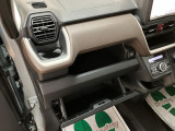ダイハツ認定中古車のこの1台は もしもの時も安心できる保証もしっかり付いて 納車前には法定12ヶ月点検整備を行います!ダイハツはお客様に安心してお乗り頂ける中古車をご提案させて頂きます!