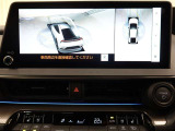 パノラミックビューモニター付きです。車両を上から見たような映像をディスプレイオーディオ画面に表示。運転席からの目視だけでは見にくい、車両周辺の状況をリアルタイムでしっかり確認できます。