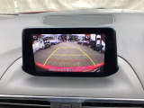 狭い場所での駐車やすれ違いなどでより的確な運転操作に役立つ360&deg;ビューモニターが装備されています。