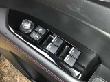 パワーウインド・電動格納付きドアミラースイッチは、ドアに集中☆