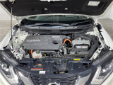 【エンジンルーム】エンジンの調子は良好です!ご納車前にはしっかりとオイル交換・その他油種類の点検補充をさせて頂きます。また、ガリバーでは修復歴のある車は販売いたしません。