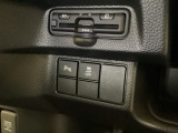 ハンドルの左下にETCがついています。高速道路の料金所の通過も楽々です。 カードの取り出しもしやすい場所についています。