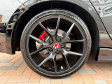 タイヤサイズ265/30R19