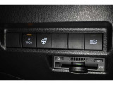 AC100Vアクセサリースイッチ装備!自動でハイ・ロー切りかえるオートマチックハイビームシステム搭載!ETC搭載!料金所もノンストップでスイスイ通過♪