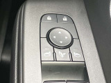 電動格納ミラーは駐車時や狭いとこなどやっぱりあると便利ですよ。