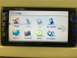 【ナビ】TV CD/DVD再生やBluetoothオーディオなど多彩なメディアに対応したメモリーナビを装備しています。