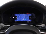 Google アシスタントを呼べば、友人や家族、会社の同僚への連絡や、車内環境の調整も思いのまま。ルート案内やエンターテイメント機能を利用する際も、ステアリングから手を離す必要はありません。