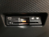 ETC車載器装備。高速道路のご利用時にとても便利♪セットアップをしてからお渡ししますので、あとはETCカードを差し込むだけで、わずらわしい料金所での現金支払いが不要となりスムーズに通過できます。