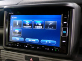 CD、DVD、Bluetooth、AM、FM、スマートフォン接続ができます。