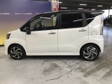 エンジンルーム、室内、クリーニング済みです。厳選したお車を屋内展示場にて展示中☆車両品質には自信がございます!ぜひ一度ご来店ください!!