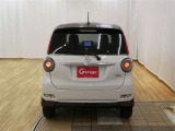 バックカメラが付いているので後方確認が非常にしやすいです。今や運転初心者も熟練者も必須装備!ついていて損はないですね♪