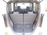 ◆定員乗車時のカーゴルームです。普段のお買い物の荷物やたくさんの収納が可能です。