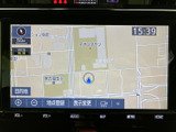鮮明で分かりやすい地図表示で、スムーズなナビゲーションをサポートします。目的地までのルートを正確に案内し、安全運転を支援します。快適なドライブをサポートする、頼れるナビゲーションシステムです。