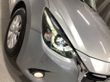LEDヘッドライト装備!明るい白色光で夜間走行時の高い視認性を確保し、LEDならではの省電力化で低燃費にも貢献しています。