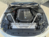 安心のBMW認定中古車は100項目の箇所を徹底的にチェック致します。機械的な箇所や電気系、コンピューターなどをご納車前に点検し、交換基準に達した部品は全て新品に修理返品した後にご納車致します。