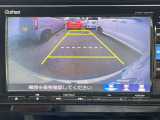 車庫入れ時に安心のバックカメラがついています。