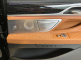 M760Li xドライブ 4WDの入荷です!お車詳細や展示状況はフリーダイヤル(0078-6002-498412)またはBPS城東鶴見06-6933-6600迄お問合せ下さい。